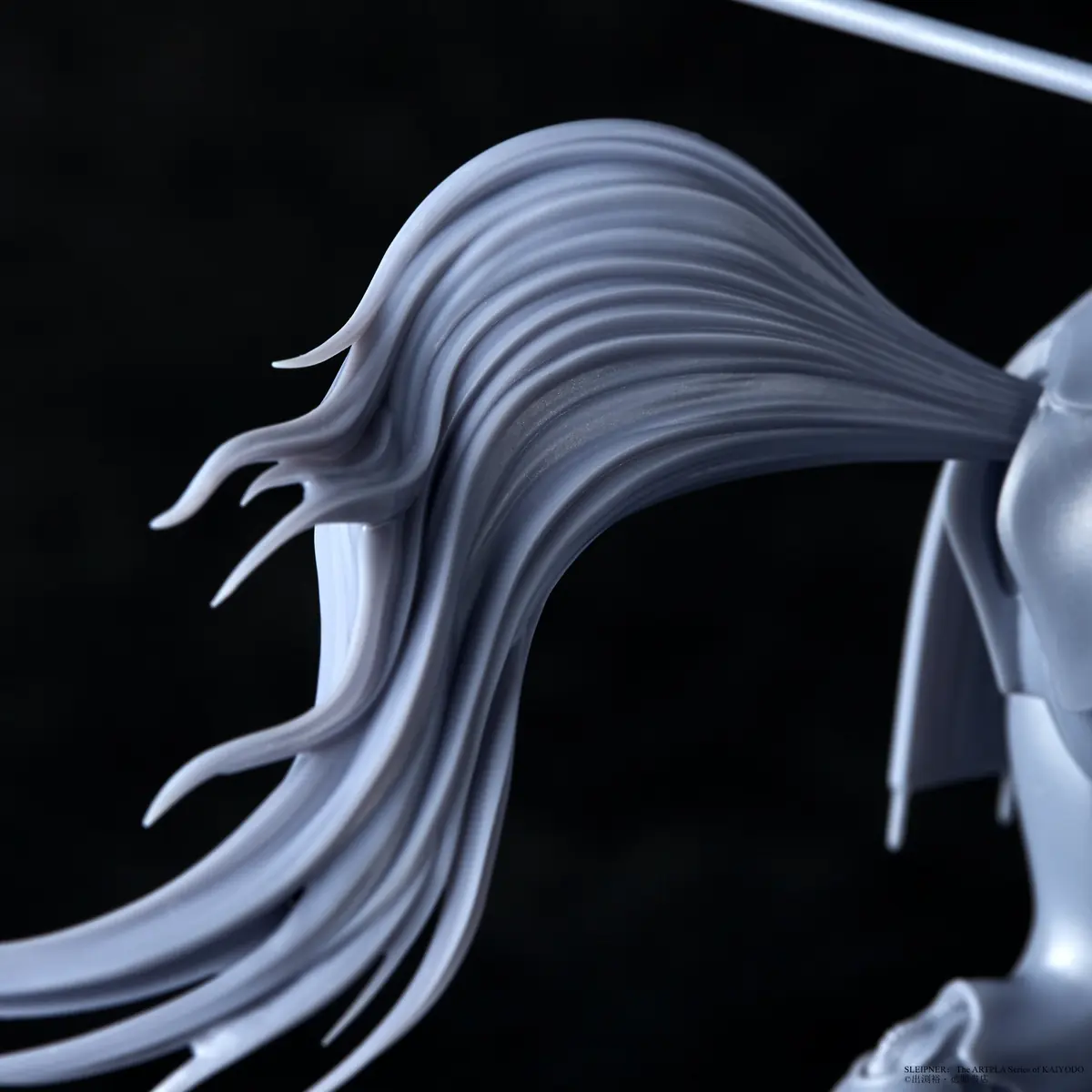 Close-up of the layered mane geometry and tapered molded forms on the Sleipnir model